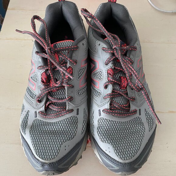 New Balance Trail Running Shoes - Picture 1 of 8